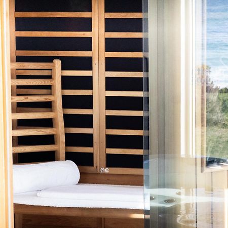 Falmouth Saltwater - Absolute Oceanfront, Fire Pits, Some Villas With Hot Tubs And Sauna מראה חיצוני תמונה