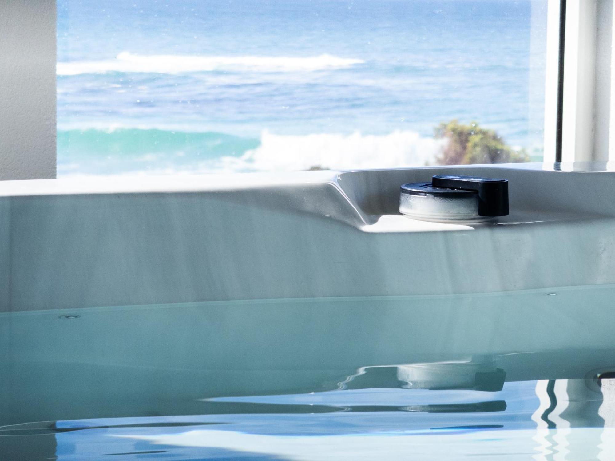 Falmouth Saltwater - Absolute Oceanfront, Fire Pits, Some Villas With Hot Tubs And Sauna מראה חיצוני תמונה