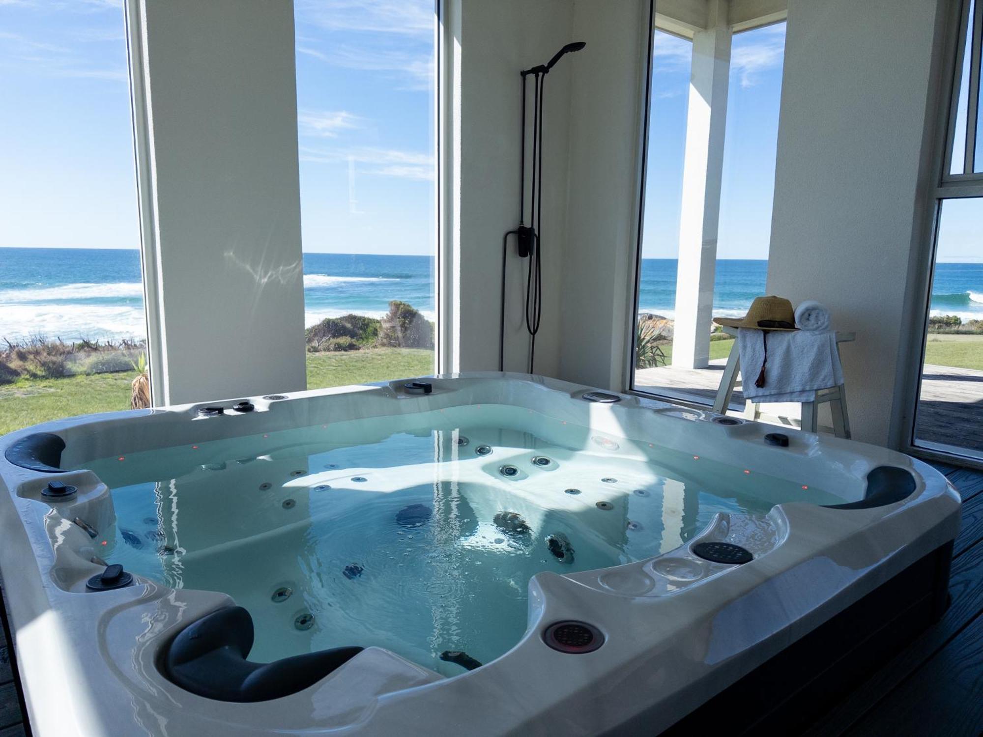 Falmouth Saltwater - Absolute Oceanfront, Fire Pits, Some Villas With Hot Tubs And Sauna מראה חיצוני תמונה