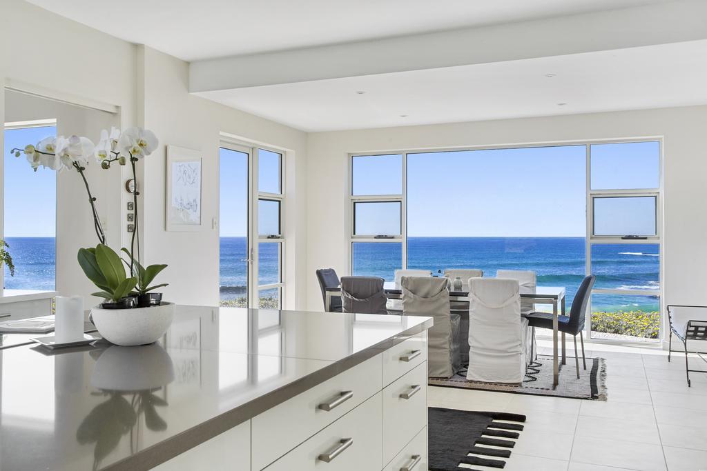 Falmouth Saltwater - Absolute Oceanfront, Fire Pits, Some Villas With Hot Tubs And Sauna חדר תמונה