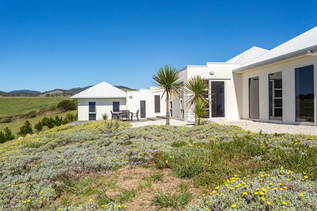 Falmouth Saltwater - Absolute Oceanfront, Fire Pits, Some Villas With Hot Tubs And Sauna מראה חיצוני תמונה