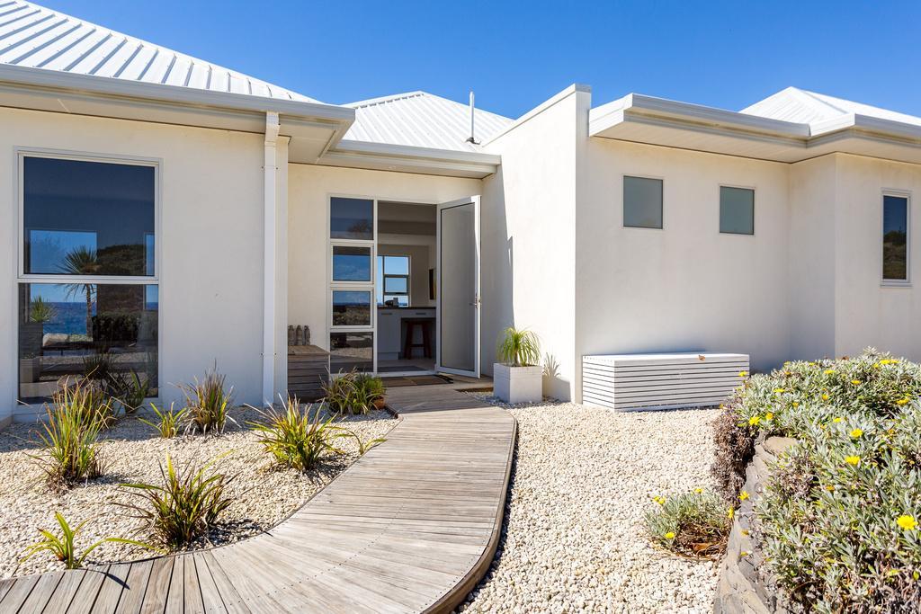 Falmouth Saltwater - Absolute Oceanfront, Fire Pits, Some Villas With Hot Tubs And Sauna מראה חיצוני תמונה